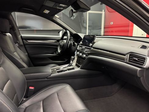 Used 2018 Honda Accord Sport image 28