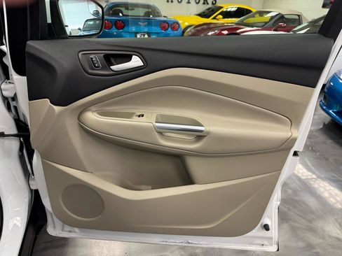 Used 2018 Ford Escape SE image 24