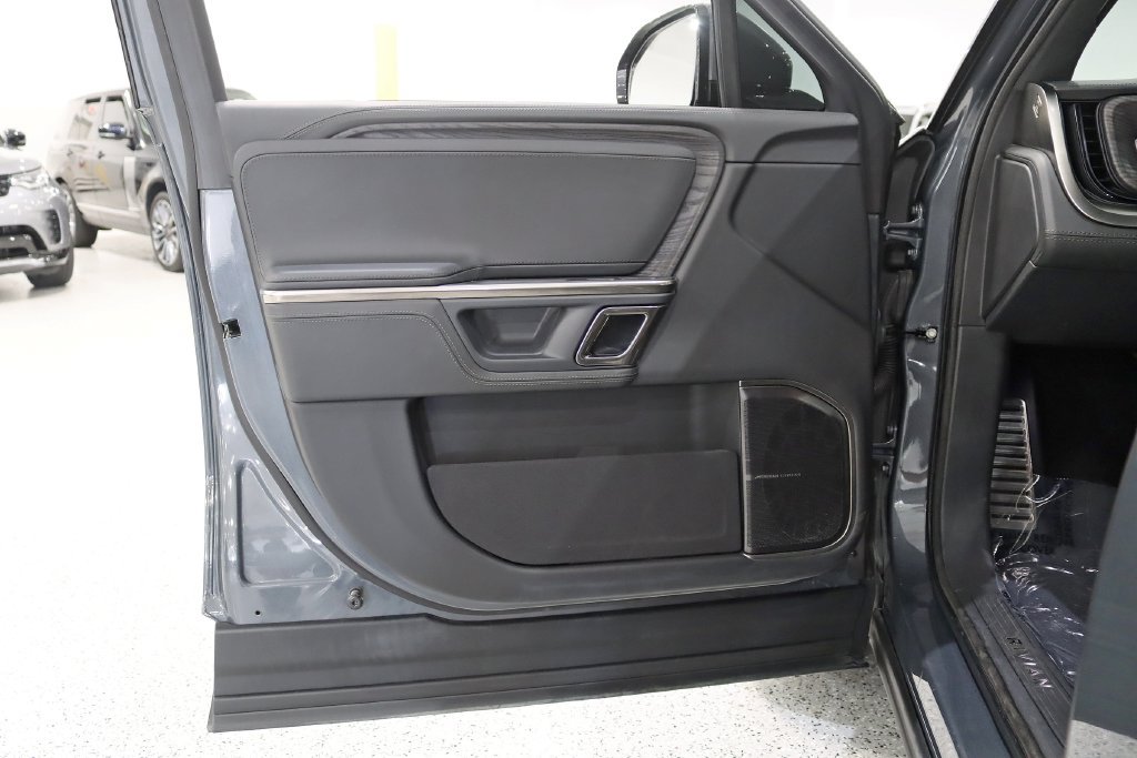 Used 2022 Rivian R1T Adventure AWD/4WD image 31
