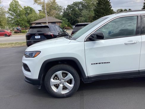 Used 2022 Jeep Compass Latitude w/ Convenience Group image 2
