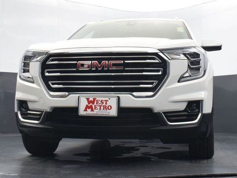 Used 2023 GMC Terrain SLT image 23