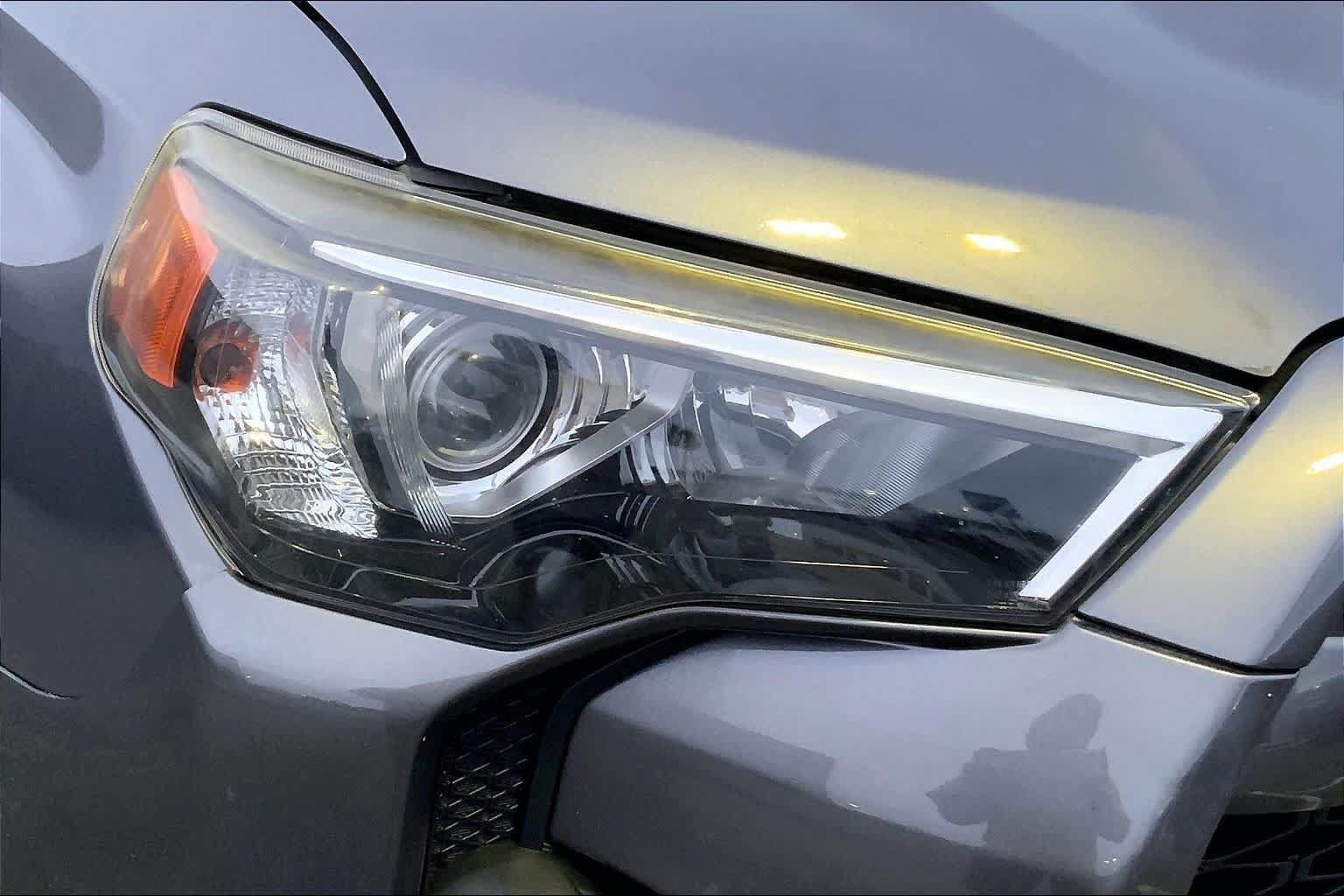 Used 2018 Toyota 4Runner SR5 Premium RWD image 24