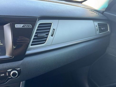 Used 2019 Kia Niro LX FWD image 21