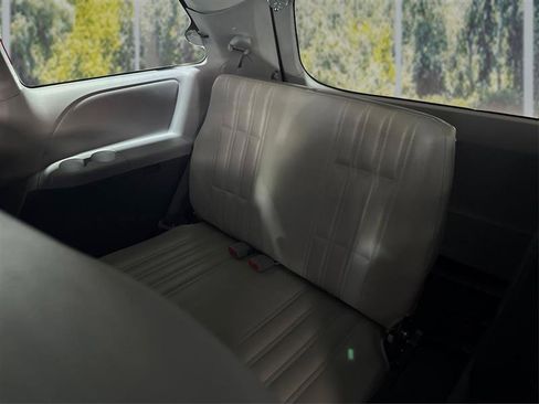 Used 2020 Toyota Sienna L FWD image 24