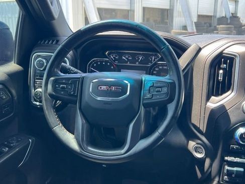 Used 2021 GMC Sierra 1500 AT4 w/ AT4 Preferred Package AWD/4WD image 15