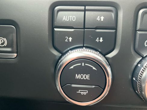 Used 2025 GMC Sierra 2500 AT4 w/ AT4 Preferred Package AWD/4WD image 16