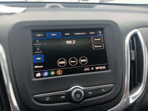 Used 2020 Chevrolet Equinox LT image 23