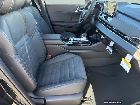 New 2026 Mitsubishi Outlander SE FWD image 25