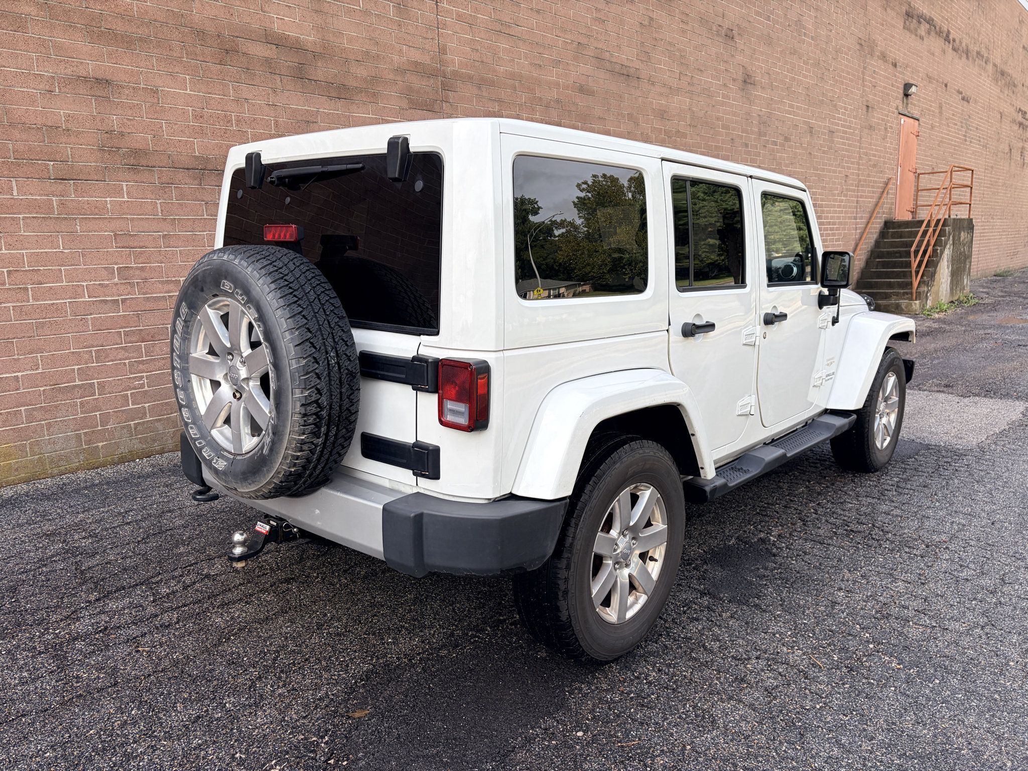 Used 2013 Jeep Wrangler Unlimited Sahara w/ Connectivity Group AWD/4WD image 5