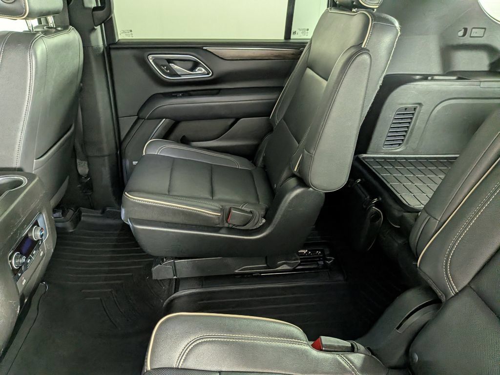 Used 2023 Chevrolet Suburban Premier AWD/4WD image 35