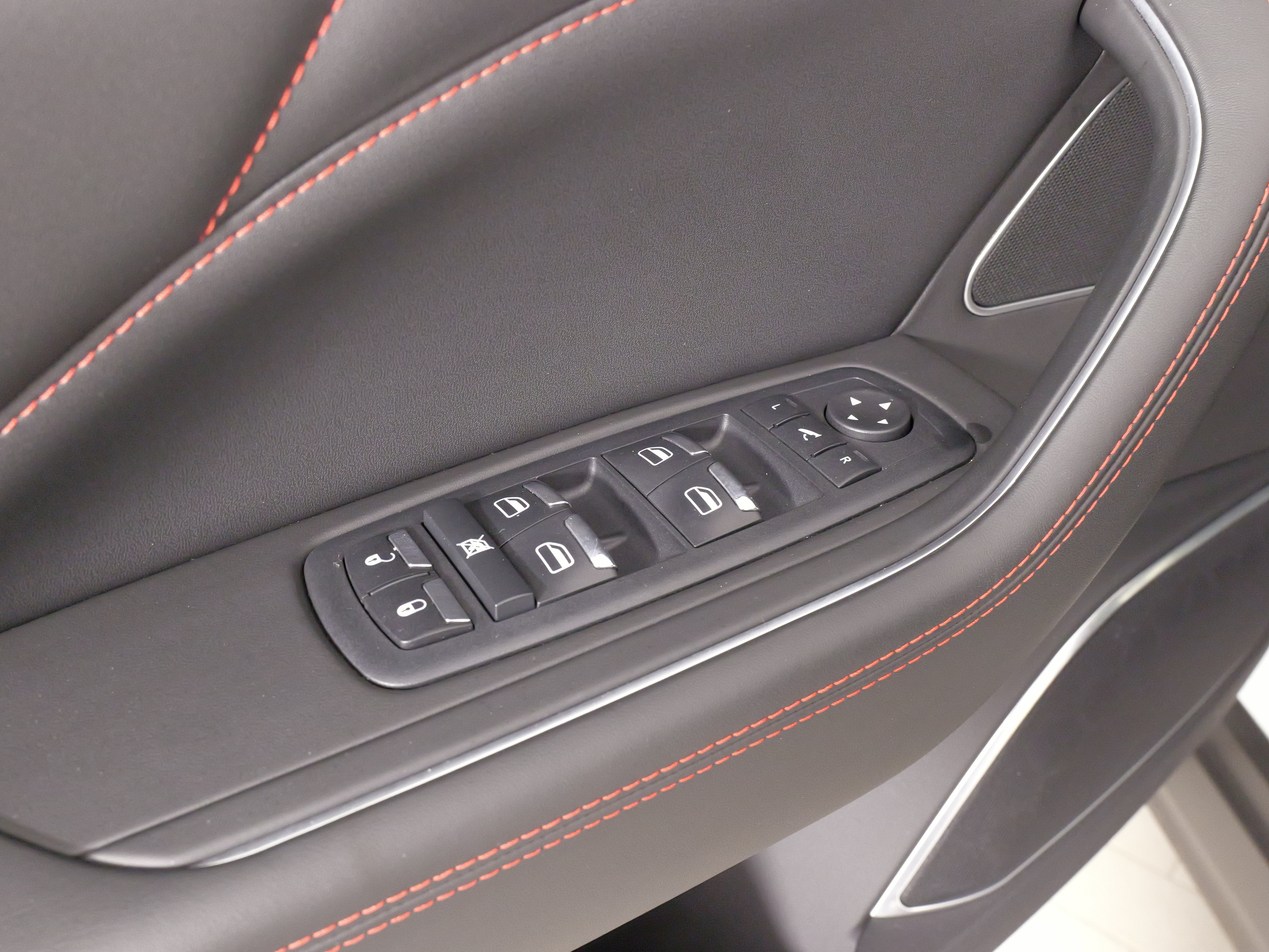 Used 2024 Maserati Levante GT Ultima AWD/4WD image 27