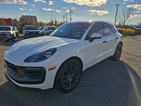 Used 2023 Porsche Macan Turbo image 3