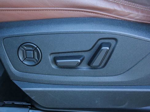 Used 2024 Audi Q8 e-tron Premium Plus image 21