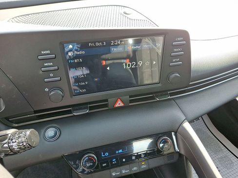 Used 2025 Hyundai Elantra Sport image 20