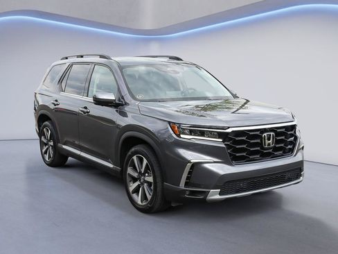 Used 2025 Honda Pilot Elite image 10