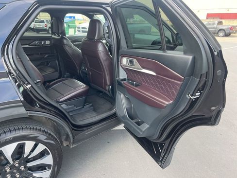 Used 2025 Ford Explorer Platinum w/ LUX Leather Package image 33