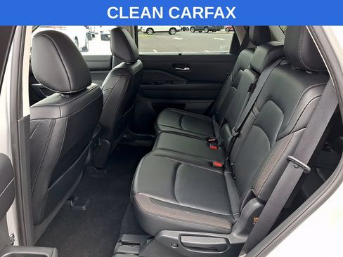 Used 2023 Nissan Pathfinder SL AWD/4WD image 14