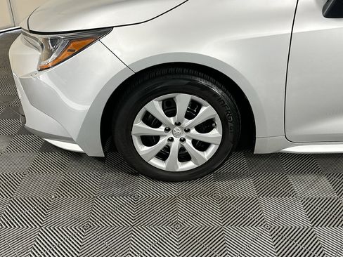 Used 2024 Toyota Corolla LE FWD image 11