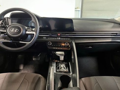 Used 2024 Hyundai Elantra SEL FWD image 20