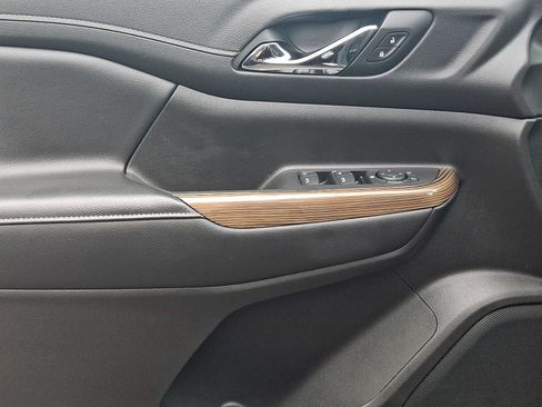 Used 2021 GMC Acadia SLE w/ LPO, Floor Liner Package FWD image 14