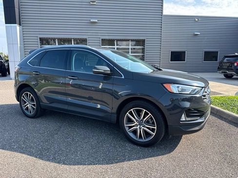 Used 2021 Ford Edge Titanium FWD image 2