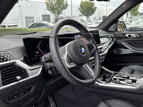 Certified 2026 BMW X7 M60i w/ Climate Comfort Package AWD/4WD image 17