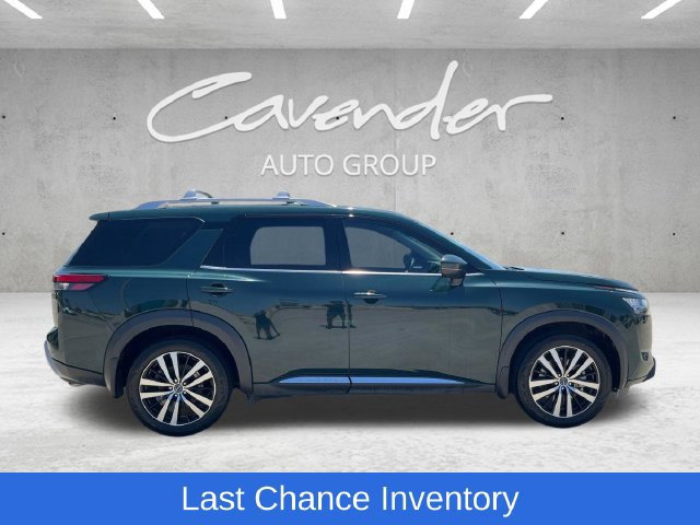 Certified 2023 Nissan Pathfinder Platinum w/ Cargo Package AWD/4WD image 17