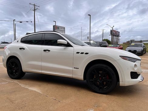 Used 2018 Maserati Levante GranSport AWD/4WD image 6