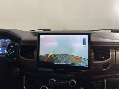 Used 2024 Ford Expedition Limited AWD/4WD image 31