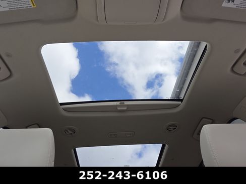 Used 2023 Buick Enclave Essence w/ Experience Buick Package FWD image 12