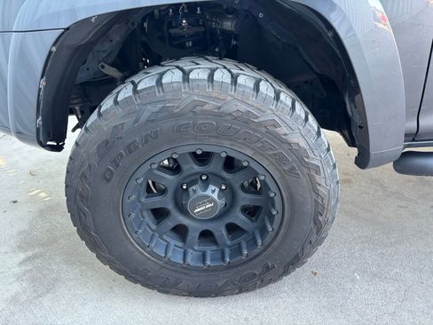 Used 2017 Toyota 4Runner image 12