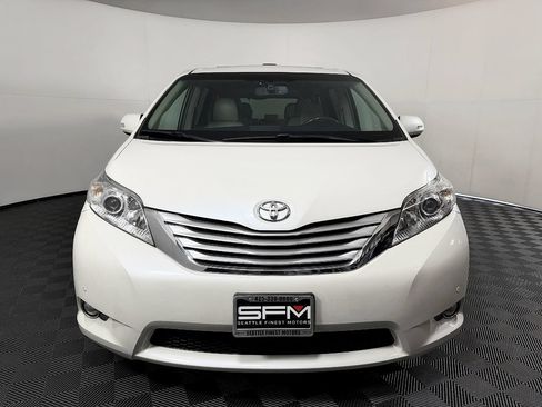 Used 2014 Toyota Sienna XLE AWD/4WD image 4