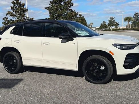 New 2026 Volkswagen Tiguan SE R-Line image 2