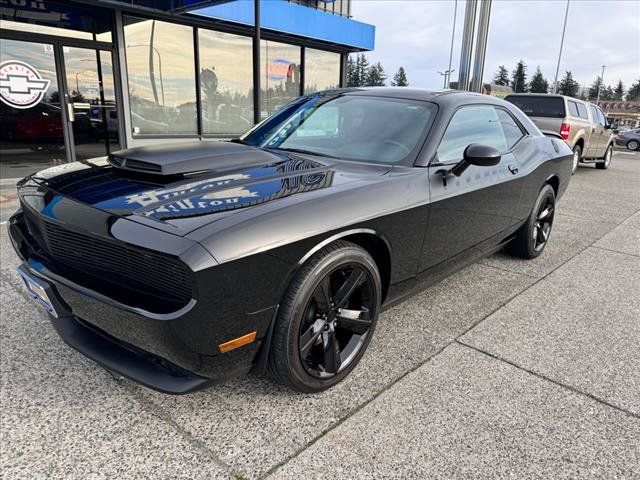 Used 2012 Dodge Challenger R/T RWD image 1