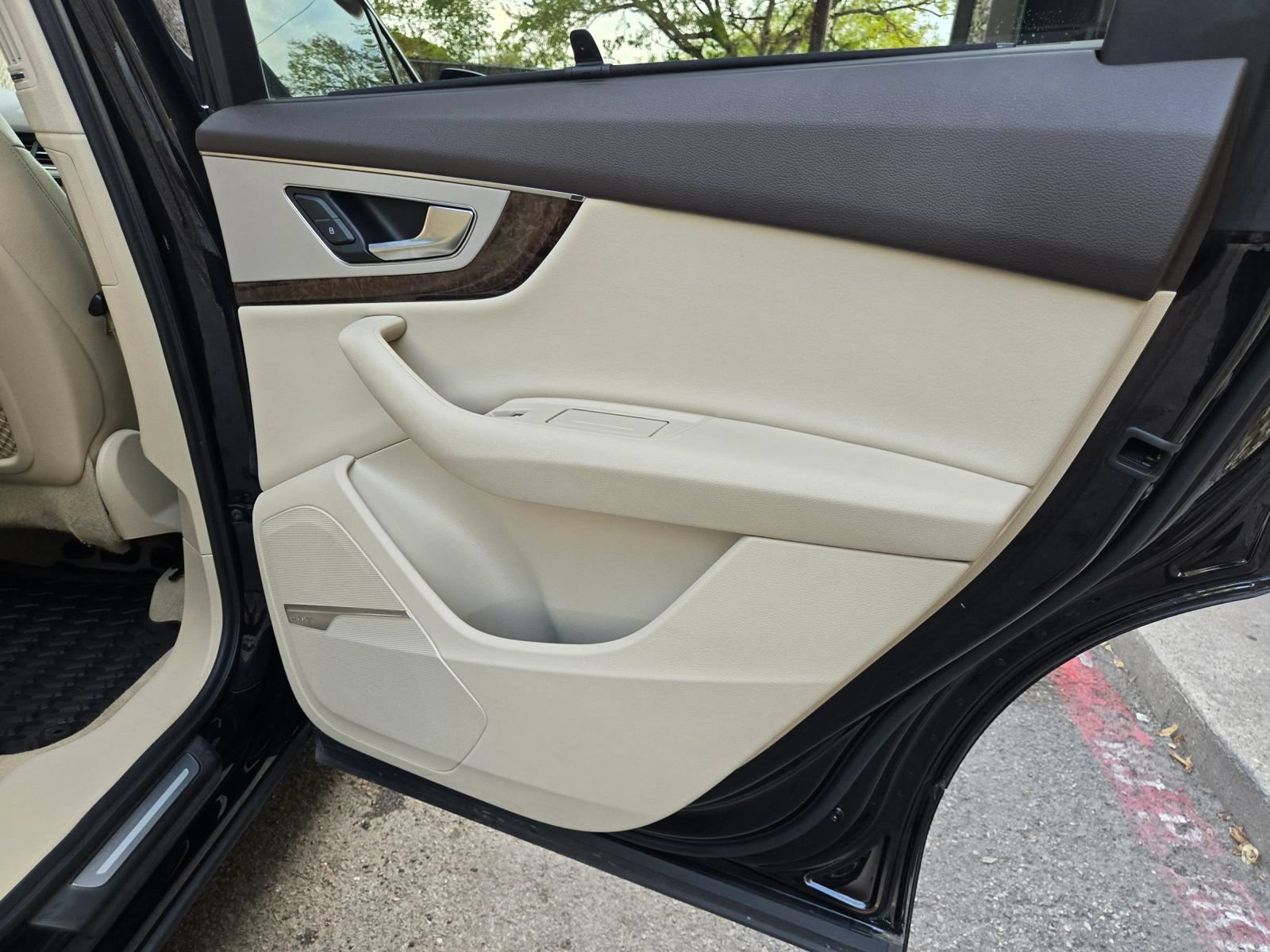 Used 2019 Audi Q7 2.0T Premium Plus w/ Premium Plus Package AWD/4WD image 20