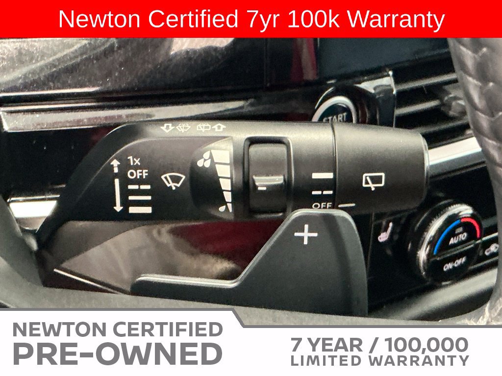 Used 2023 Nissan Pathfinder SL AWD/4WD image 38