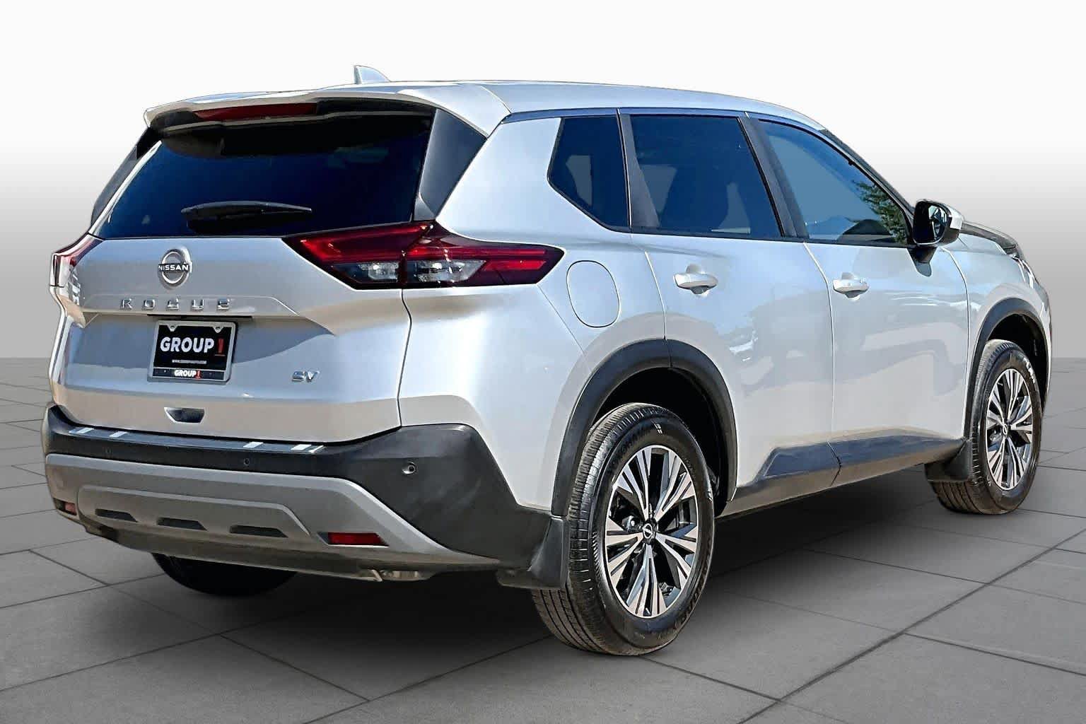Used 2023 Nissan Rogue SV FWD image 13