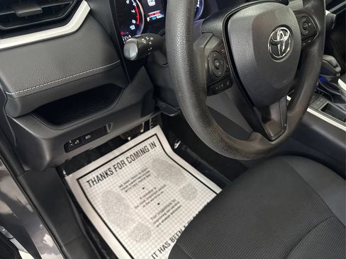 Used 2019 Toyota RAV4 LE FWD image 27