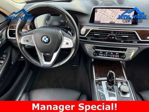 Used 2022 BMW 750i xDrive w/ Luxury Rear Seating Package image 4