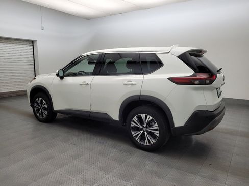 Used 2021 Nissan Rogue SV FWD image 3