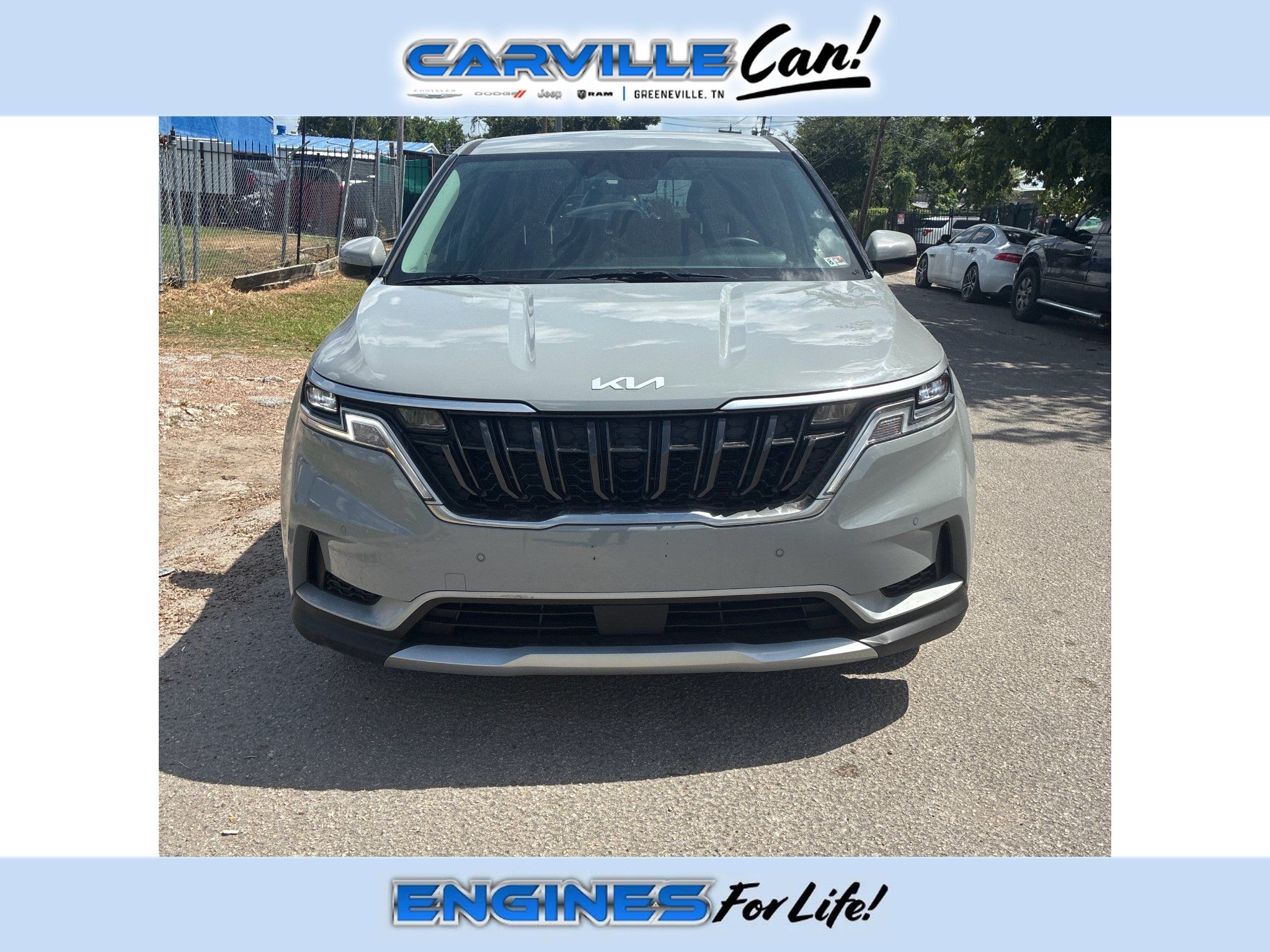 Used 2024 Kia Carnival EX FWD image 3
