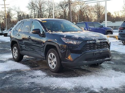 Used 2022 Toyota RAV4 LE image 2