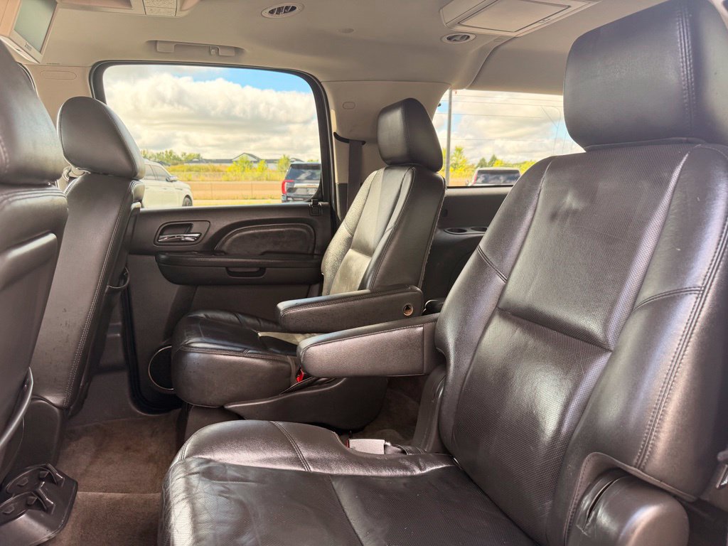 Used 2011 GMC Yukon XL Denali AWD/4WD image 23