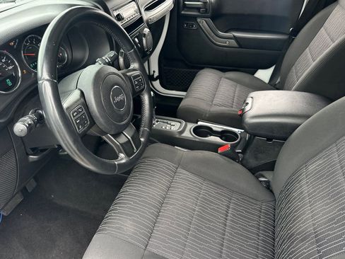 Used 2012 Jeep Wrangler Unlimited Sport AWD/4WD image 10