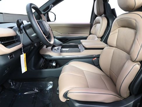 New 2026 Lincoln Navigator L Black Label AWD/4WD image 13