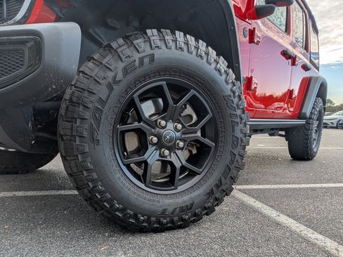 Used 2024 Jeep Wrangler Willys image 32