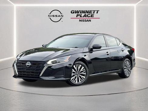 Certified 2024 Nissan Altima 2.5 SV w/ SV Premium Package FWD image 1