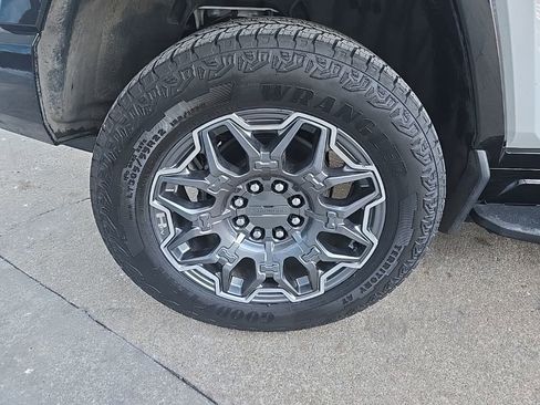 Used 2025 GMC Hummer EV 3X image 27