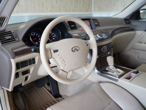 Used 2010 INFINITI M35 w/ Technology Pkg RWD image 11