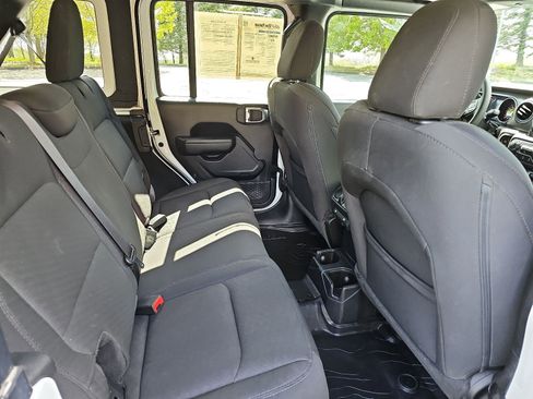 Used 2023 Jeep Wrangler Unlimited Sport AWD/4WD image 16